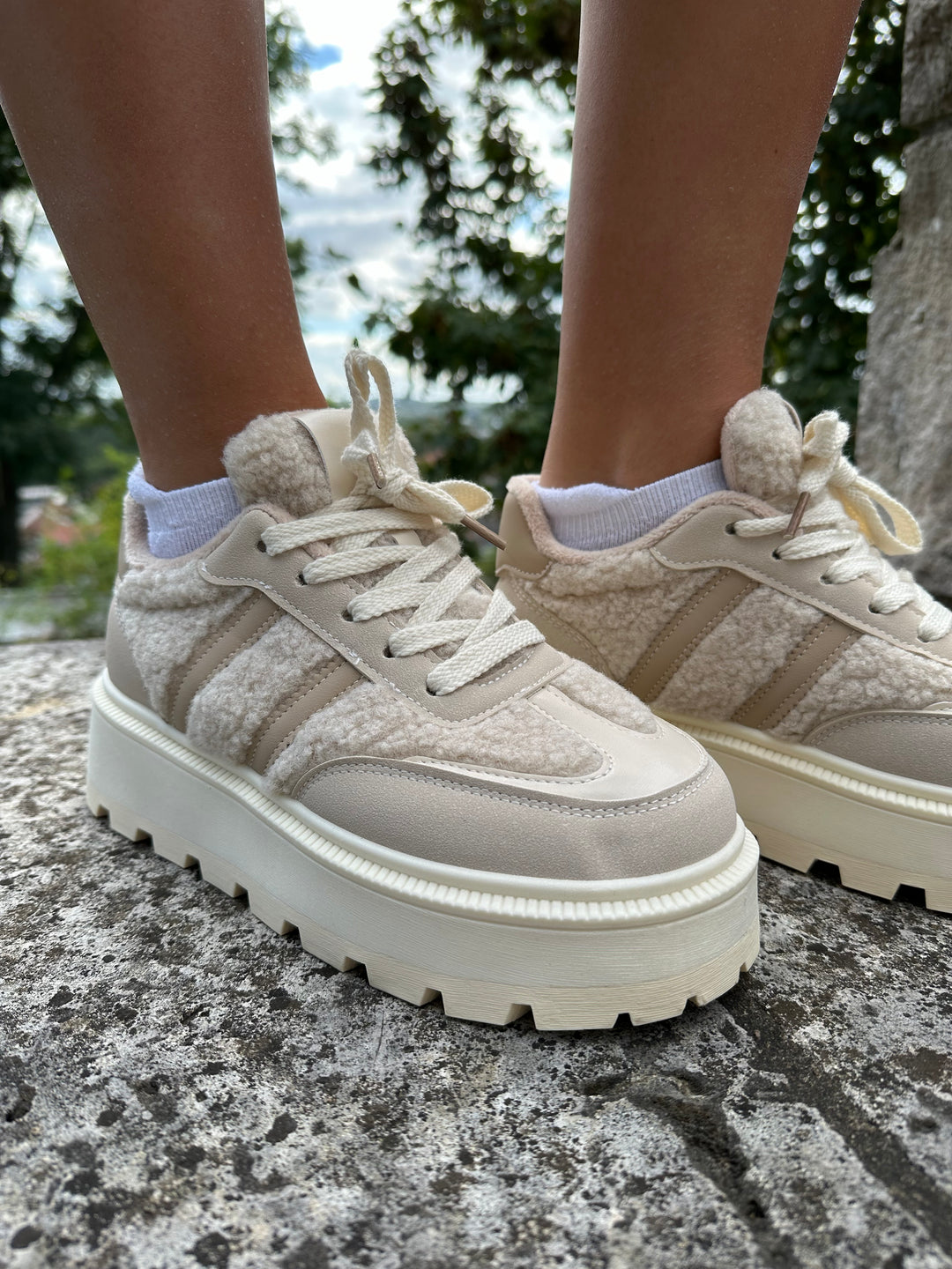 Plateau Sneaker mit Teddyfell