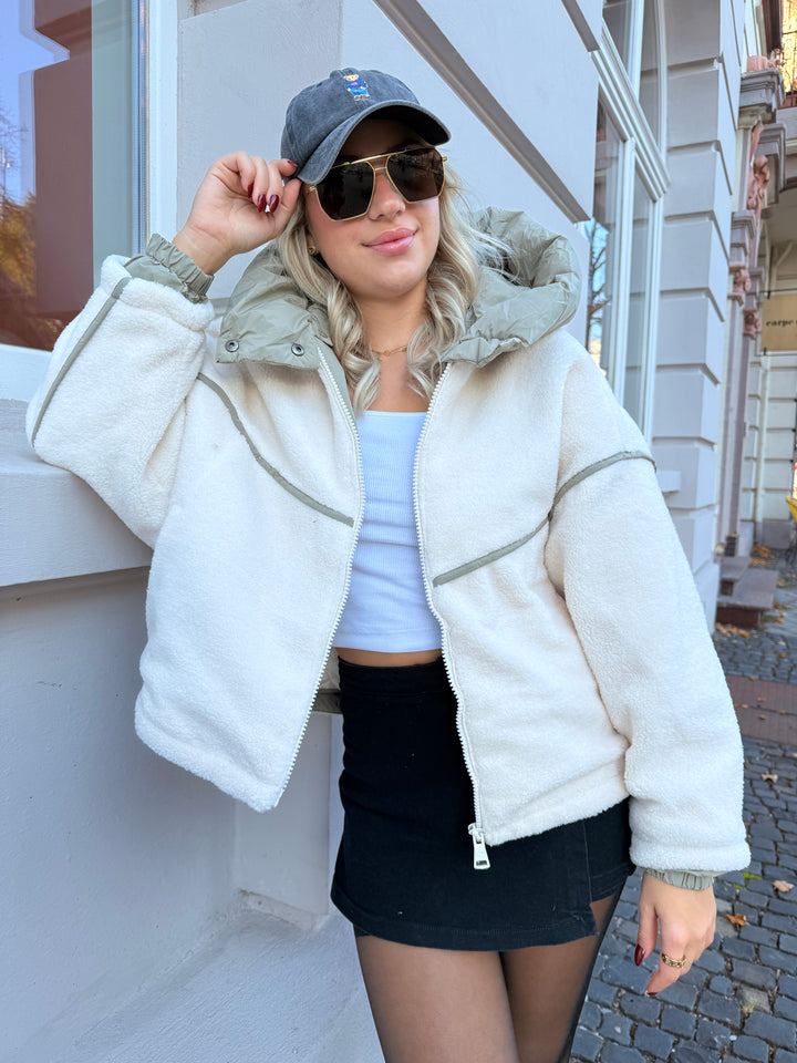 Teddyjacke mit abnehmbarer Kapuze