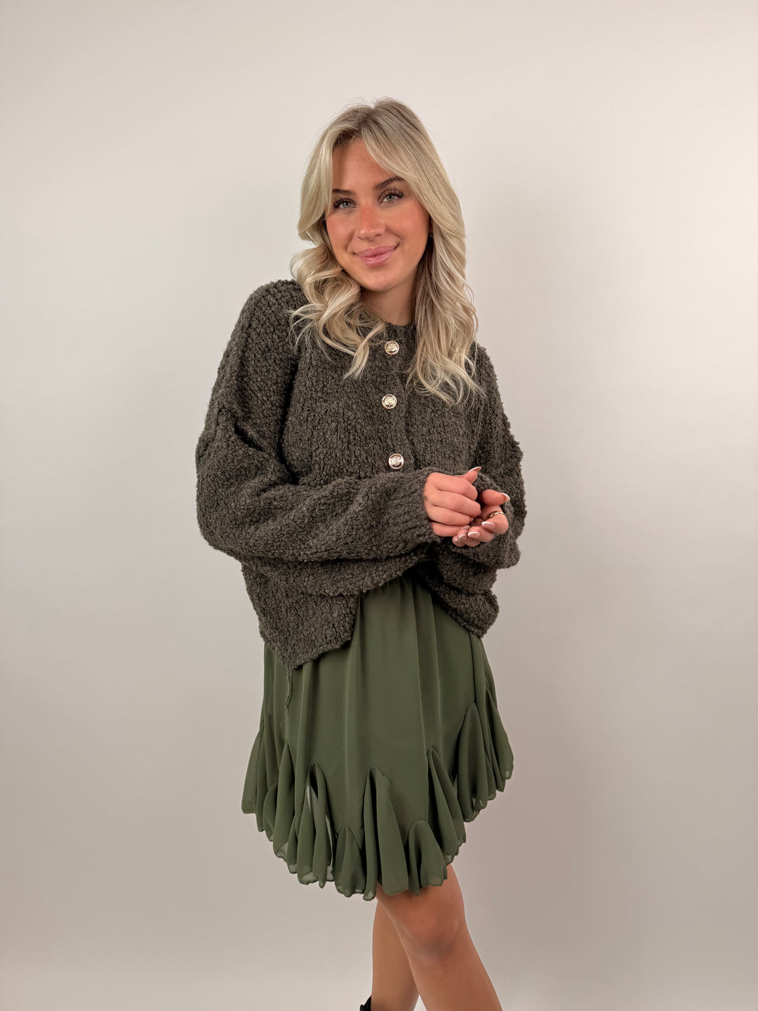 Kurzer Oversize Cardigan mit goldenen Manschettenknöpfen Claire (Teddystoff)