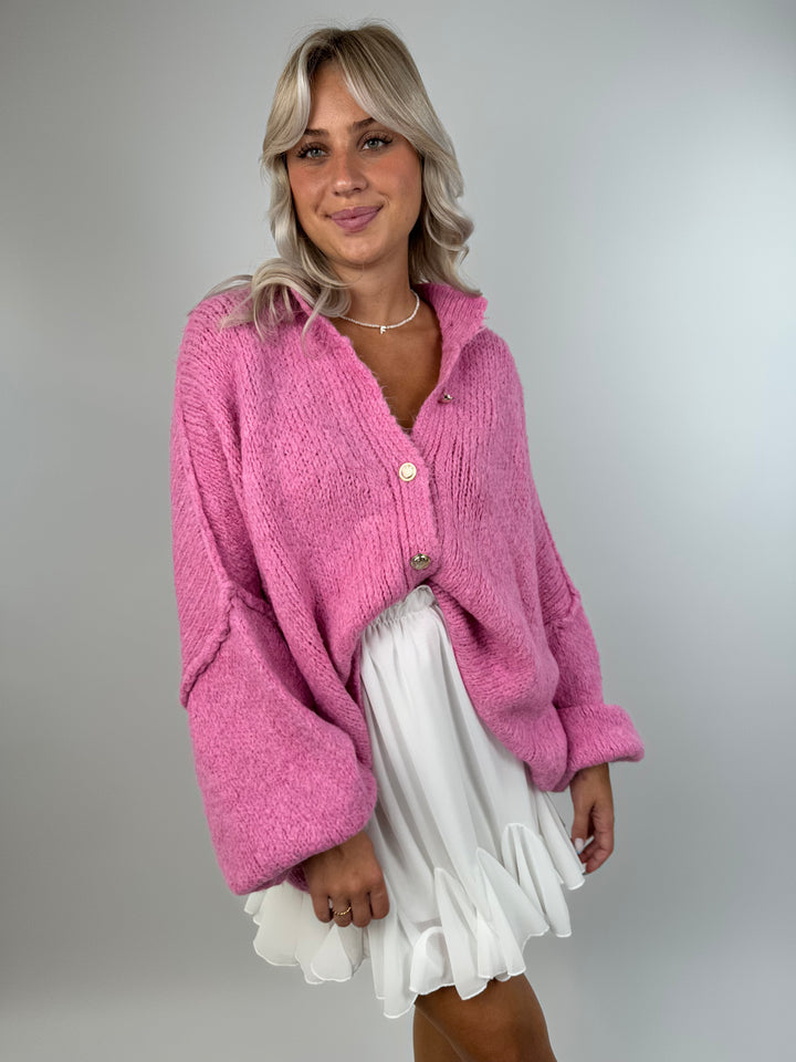 Langer Oversize Cardigan mit goldenen Manschettenknöpfen Claire