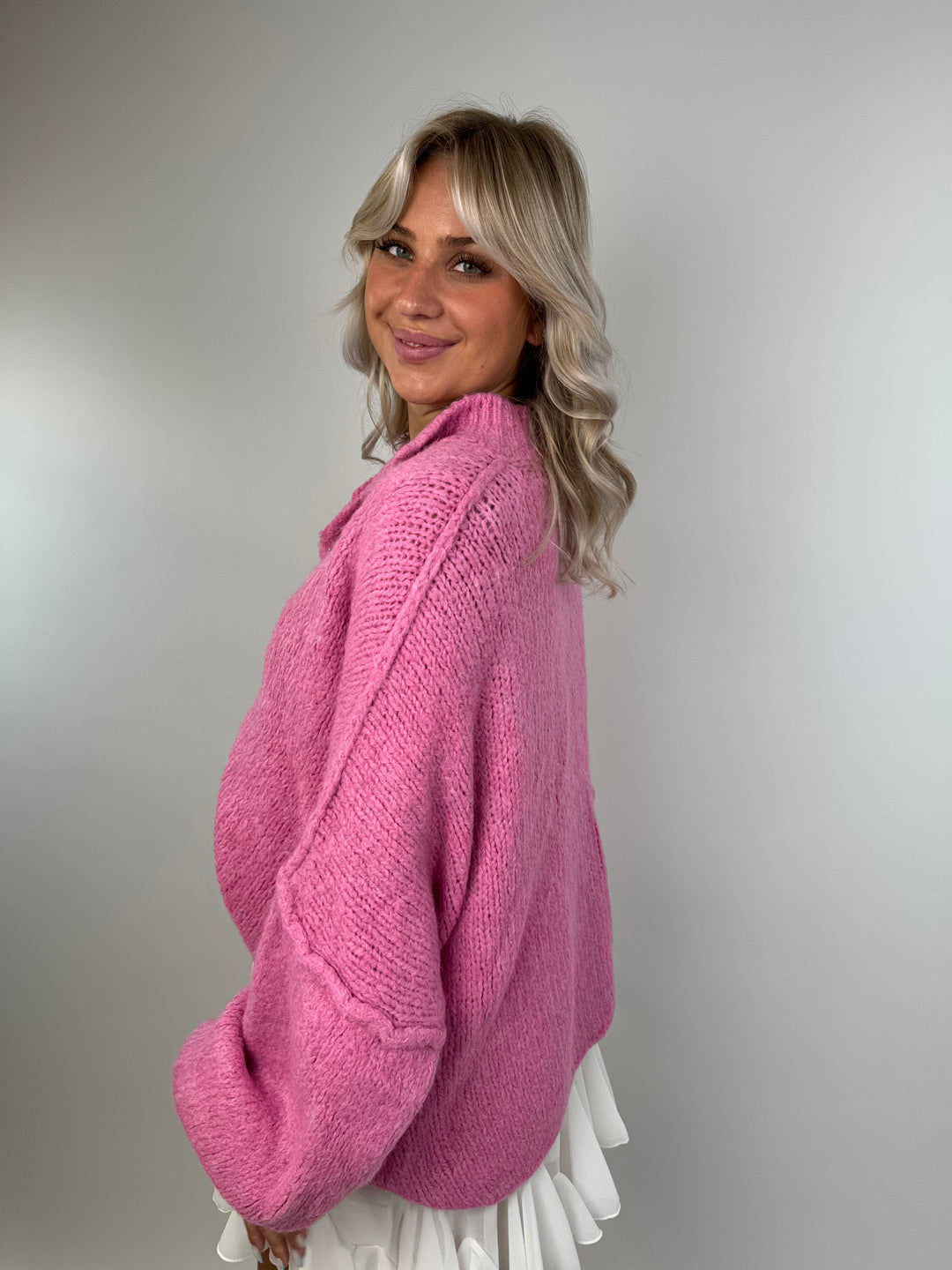 Langer Oversize Cardigan mit goldenen Manschettenknöpfen Claire