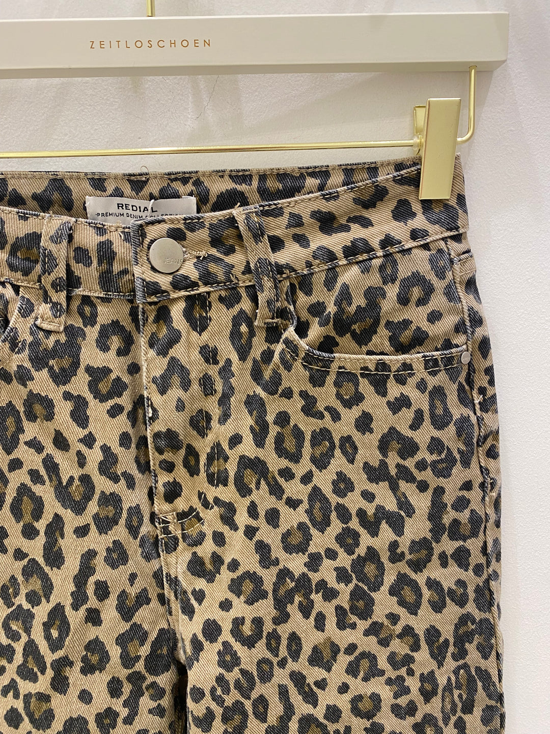 MOM JEANS MIT LEOPRINT (2772) GR. XS/34 (EINZELTEIL)