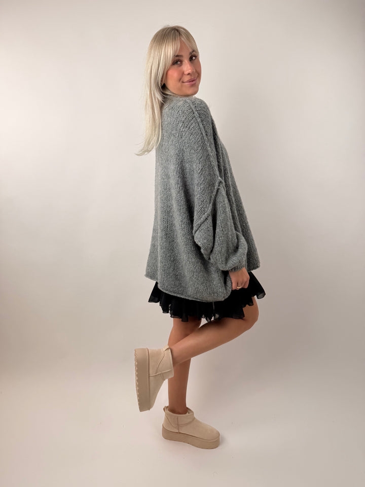 Langer Oversize Cardigan mit goldenen Manschettenknöpfen Claire