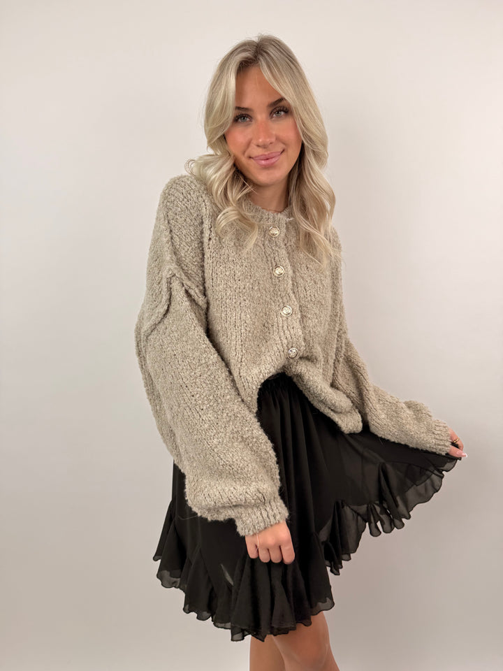 Kurzer Oversize Cardigan mit goldenen Manschettenknöpfen Claire (Teddystoff)