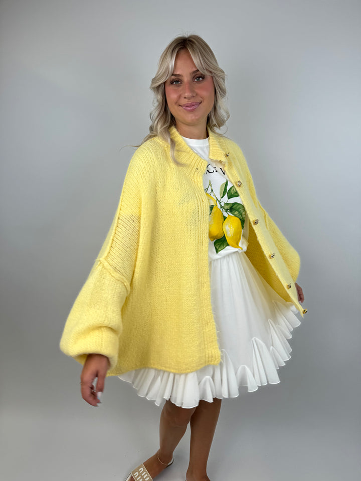 Langer Oversize Cardigan mit goldenen Manschettenknöpfen Claire