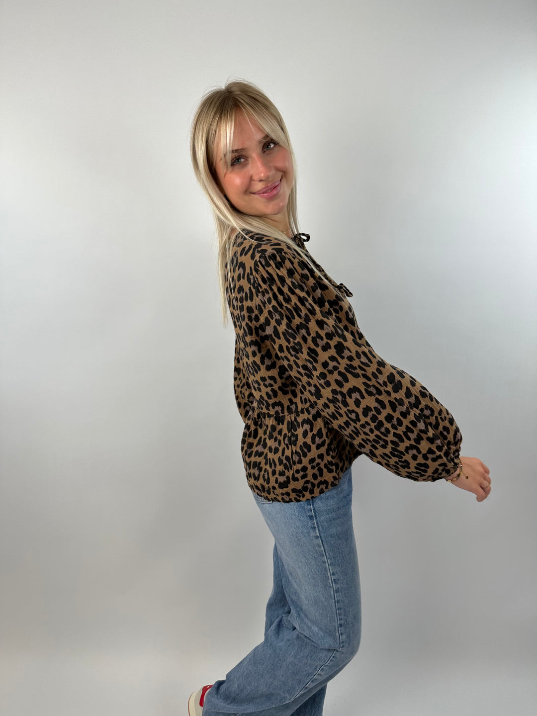 Bluse zum Binden mit Leoprint (lange Ärmel)