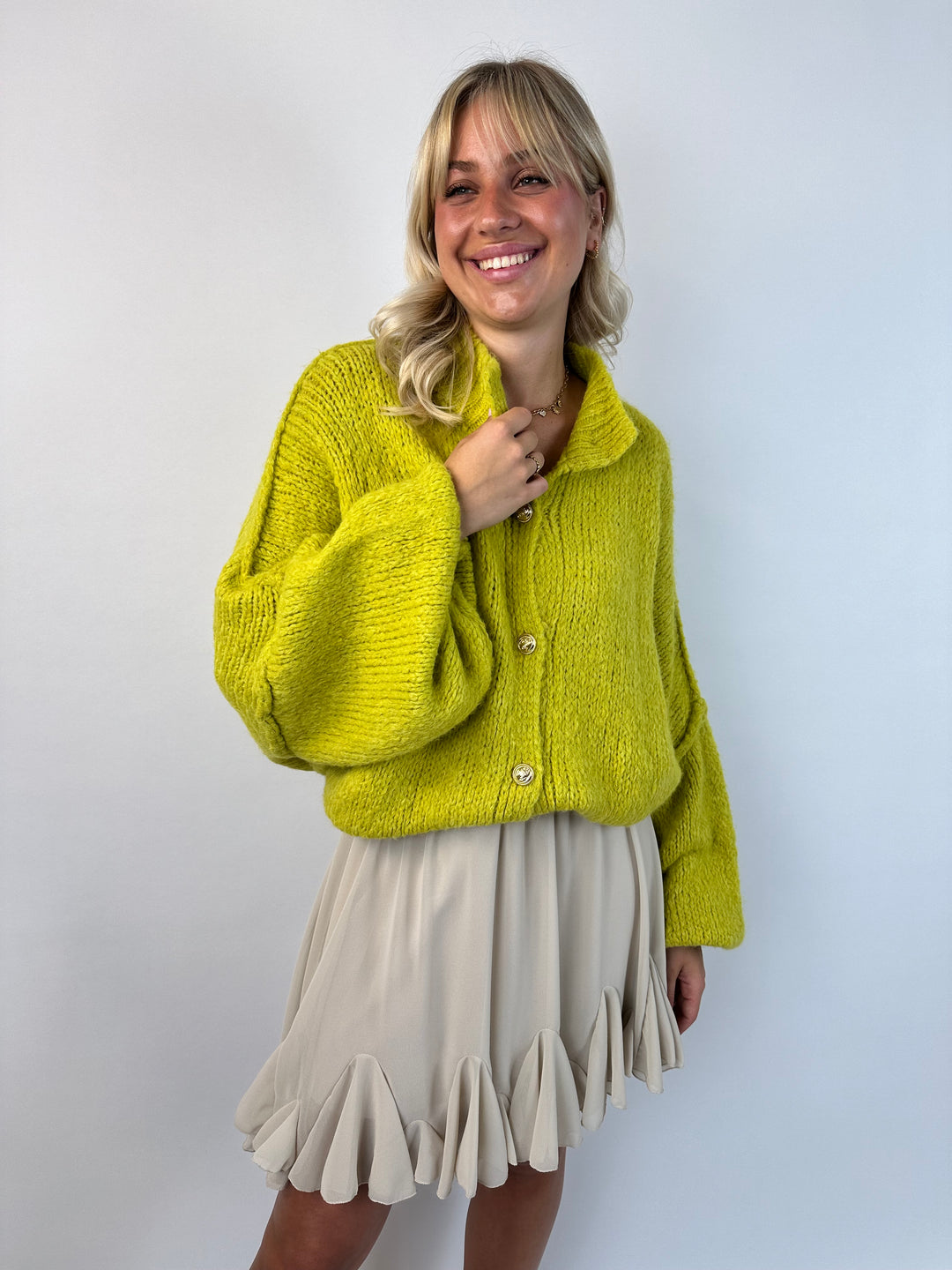 Langer Oversize Cardigan mit goldenen Manschettenknöpfen Claire