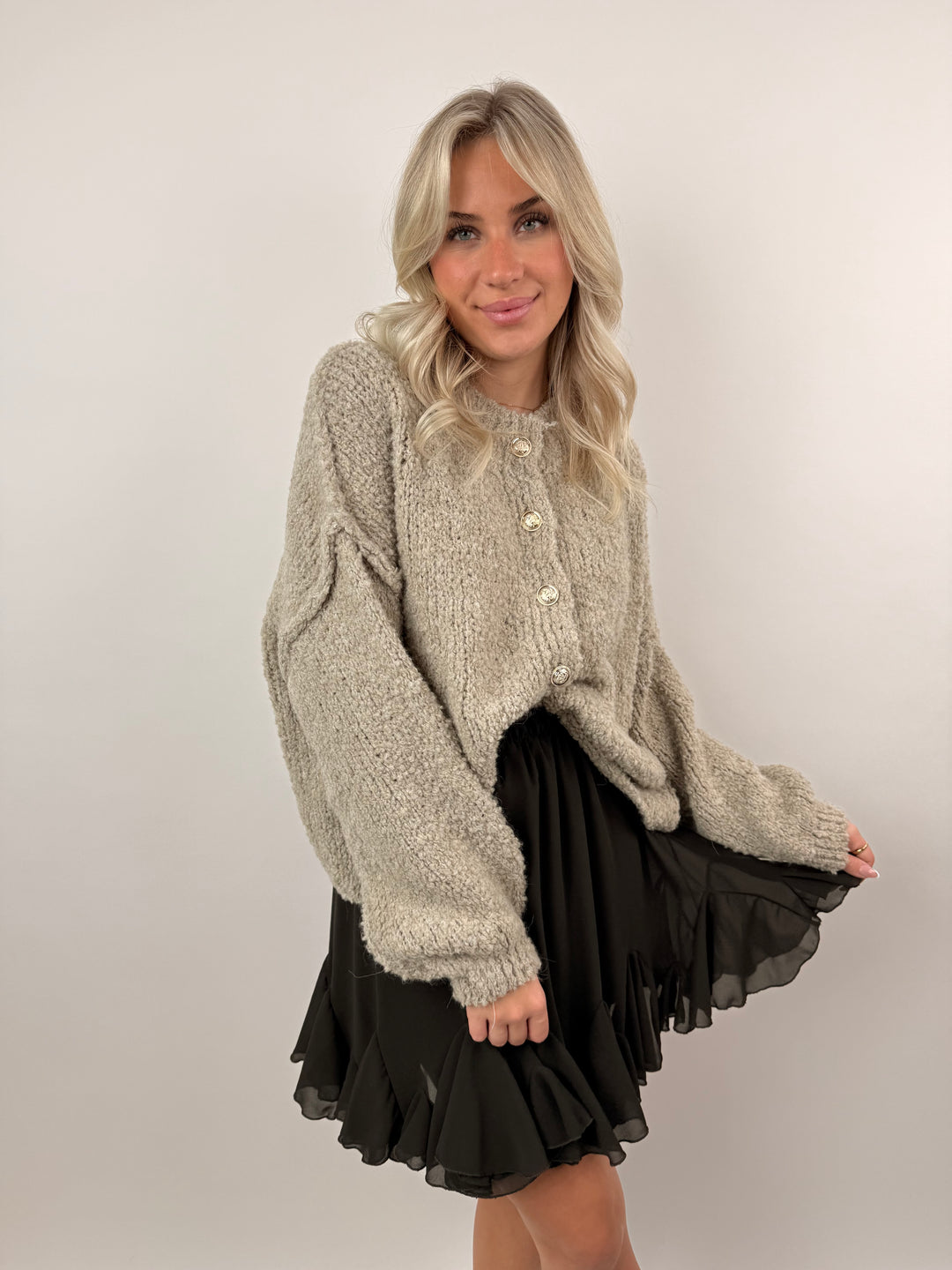 Kurzer Oversize Cardigan mit goldenen Manschettenknöpfen Claire (Teddystoff)