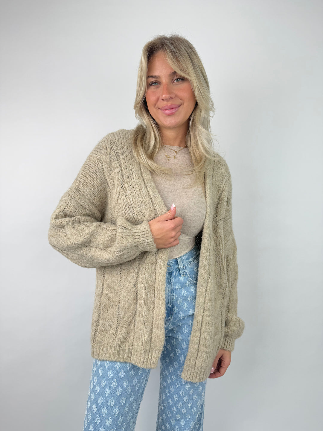 Offene Strickjacke mit Zopfmuster Clara